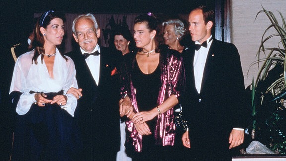 Fürst Rainier III. von Monaco mit Prinzessin Caroline, Prinzessin Stephanie und Fürst Albert.