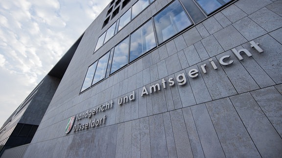 Die Fassade des Amtsgericht Düsseldorf.
