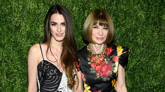 Vogue-Chefredakteurin Anna Wintour (rechts) und Tochter Bee Shaffer auf der 15. jährlichen CFDA/Vogue Fashion Fund-Veranstaltung