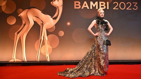 Model Franziska Knuppe kommt zur 75. Bambi-Verleihung