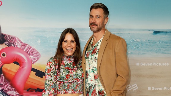 Birthe Wolter und Jochen Schropp kommen zu der Premiere des Films "JGA: Jasmin.Gina.Anna" im Kino Zoo Palast.