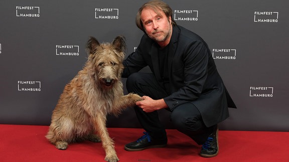 Bjarne Mädel 2020 mit belgischen Schäferhund Cord