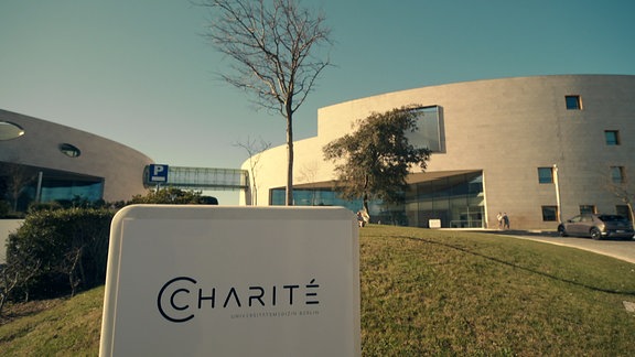 Gebäude der Charité in der Serie, 2049 