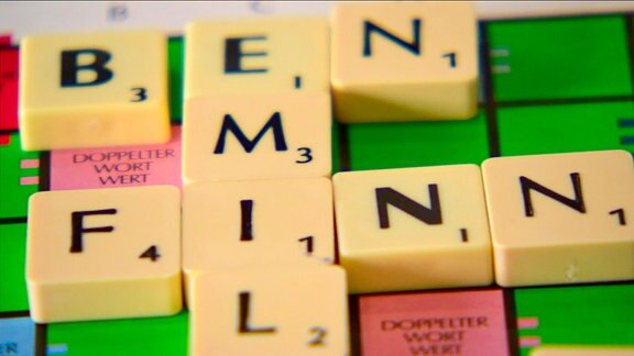 Buchstaben bilden Vornamen bei einem Spiel