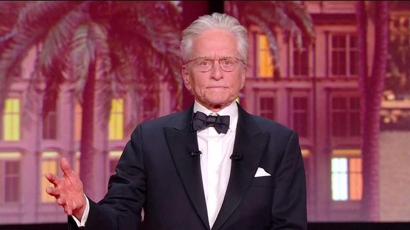 Ein Schaupieler auf der Bühne in Cannes
