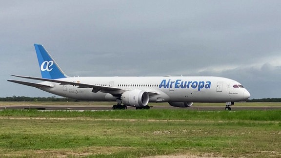 Ein Flugzeug der Linie AirEuropa.
