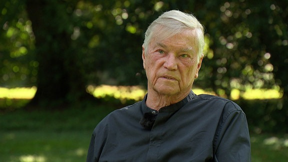 Ein Mann im Gespräch 