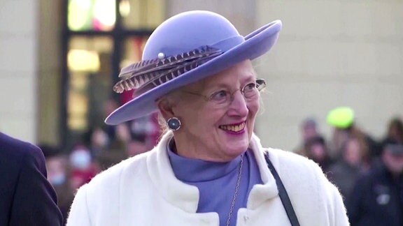 Die Königin Margrethe mit einem Hut