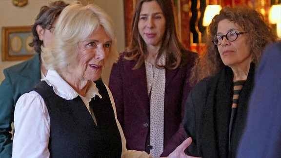 Camilla bei ersten Auftritt in der Öffentlichkeit
