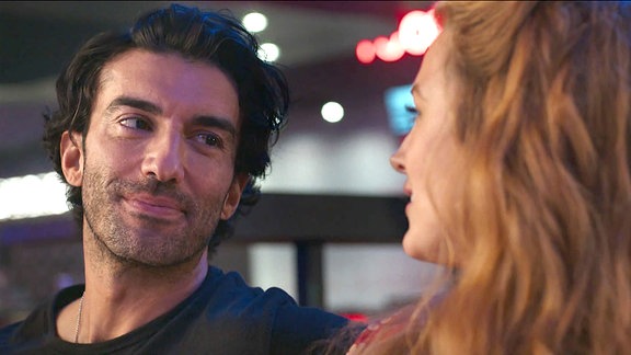Filmbild mit Lively und Baldoni aus "It ends with us"