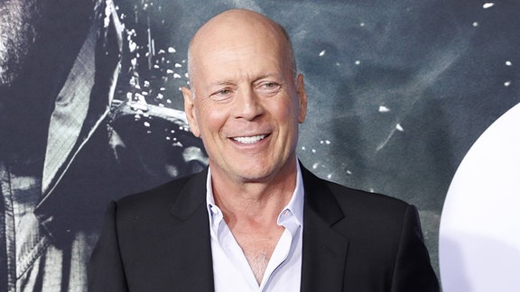 Bruce Willis betritt am 15. Januar 2019 den roten Teppich bei der Premiere von „Glass NY“ im SVA Theater in New York City