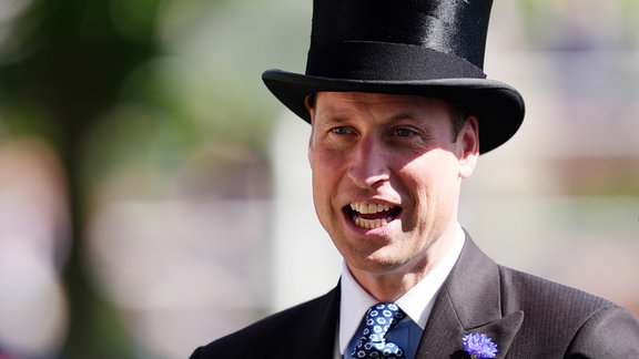 Prinz William von Großbritannien ist am zweiten Tag der Royal-Ascot-Rennwoche an der Pferderennbahn von Ascot.