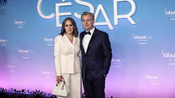  Die britische Filmproduzentin Emma Thomas und der amerikanische Regisseur Christopher Nolan kommen zur Verleihung des Filmpreises Cesar.