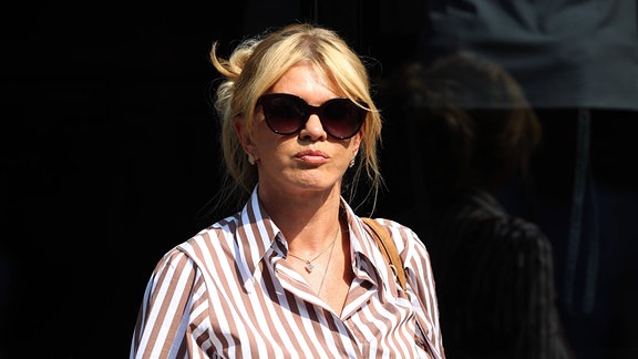 Corinna Schumache mit Sonnenbrille