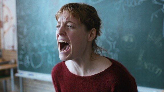 Leonie Benesch in einer Szene des Films "Das Lehrerzimmer" (undatierte Filmszene).