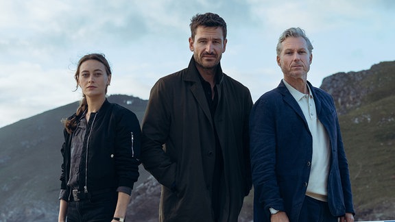  Kommissarin Mercédes Navarro (Mercedes Müller), Hauptkommissar David Acosta (Michael Epp) und Kommissar Adrían Martinéz (Dirk Borchardt) ermitteln gemeinsam in Galicien.
