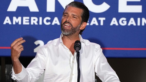 Donald Trump Jr. spricht auf einer Wahlkampfveranstaltung