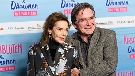 Die Schauspieler Hannelore Elsner und Elmar Wepper kommen zur Premiere des Films "Kirschblüten und Dämonen" in die Astor Filmlounge. 