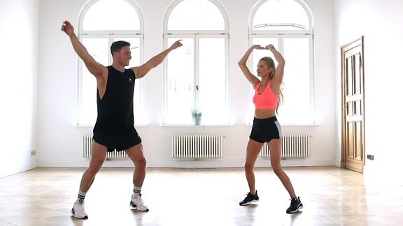 Fitnesstraining Pamela Reif und Joel Corry