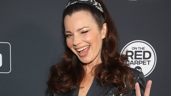 Portrait: Fran Drescher blickt in die Kamera