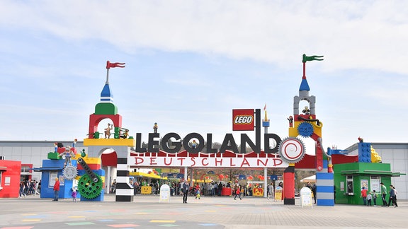 Eingang zum Legoland Deutschland.