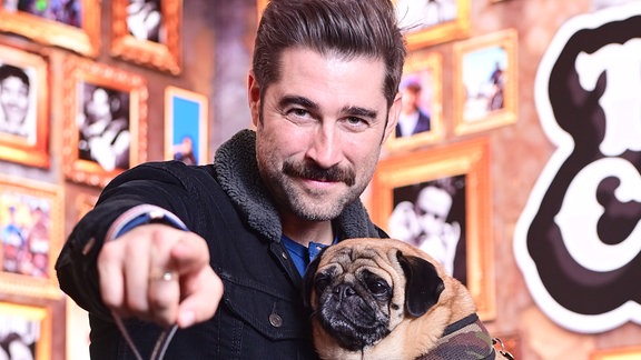 Matt Johnson mit Hund
