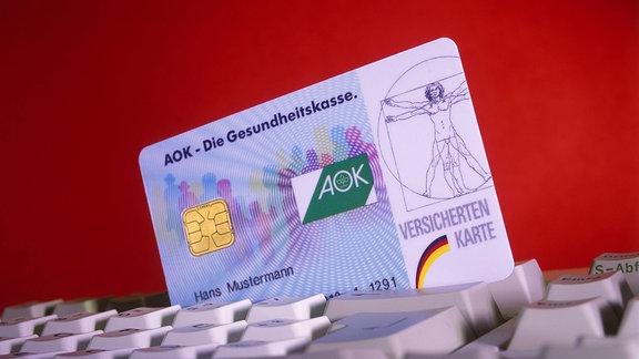 Chipkarte auf Computertastatur