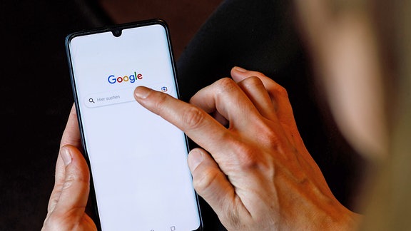 Google-Suche mit einem Smartphone
