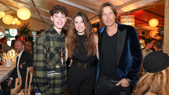 Anja Meziani, Hakim Michael Meziani, Mika Meziani