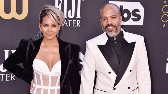 Halle Berry und Van Hunt nehmen an den 27. jährlichen Critics Choice Awards im Fairmont Century Plaza teil