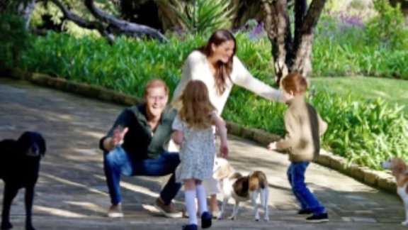 Harry und Meghan mit ihren Kindern