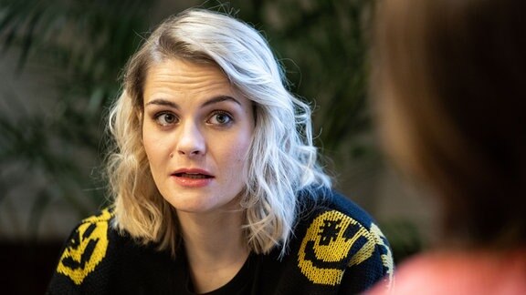 Hazel Brugger 