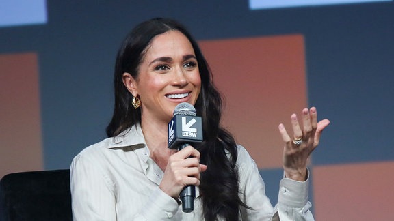 Meghan, die Herzogin von Sussex, spricht bei der Keynote "Breaking Barriers, Shaping Narratives: How Women Lead On and Off the Screen" am ersten Tag der South by Southwest Conference (SXSW).