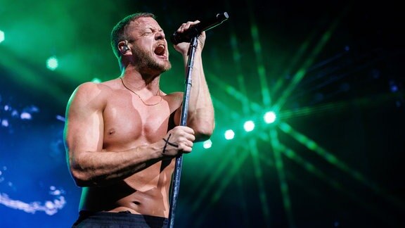 Imagine Dragons spielt die Walmart Heroes