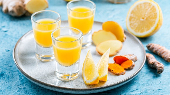 Rezept für selbstgemachten Ingwer-Shot mit Zitrone