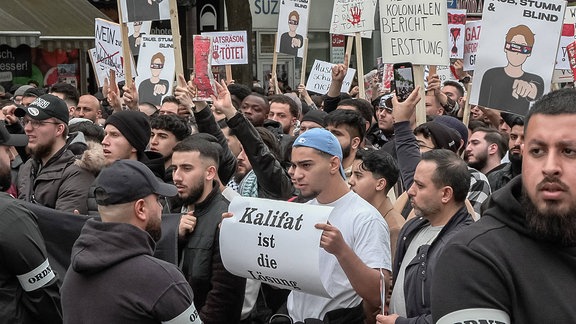 Kalifat-Demo auf dem Steindamm in Hambug. 