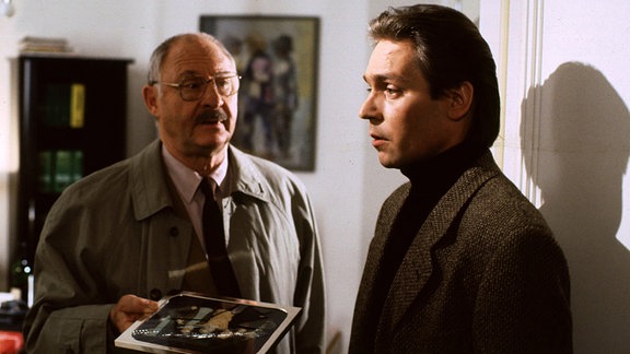 DER ALTE: 'Der Mordauftrag', ZDF 1996, Regie: Vadim Glowna, ROLF SCHIMPF + JACQUES BREUER