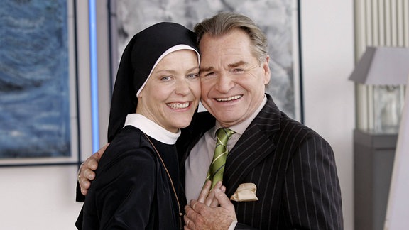 Schauspieler Janina Hartwig (GER/Schwester Hanna Jakobi) und Fritz Wepper (GER/Bürgermeister Wolfgang Wöllner) anlässlich eines Pressetermins zur ARD Serie - Um Himmels Willen