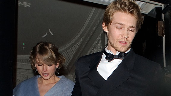 Joe Alwyn & Taylor Swift