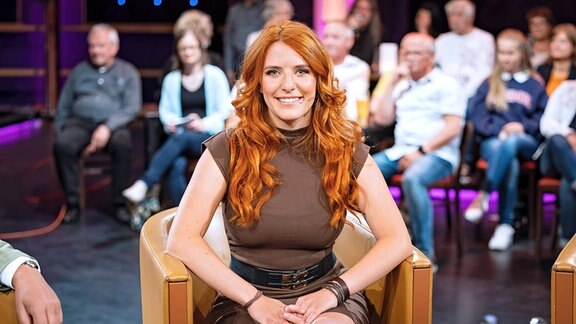  Sängerin Johanna Mross  Joey  anläßlich der Aufzeichnung der MDR - Talkshow Riverboat am 09.05.2025 in der Mediacity Leipzig.