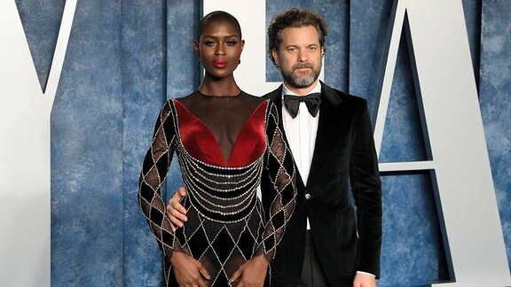 Jodie Turner-Smith mit Ehemann Joshua Jackson bei der Vanity Fair Oscar Party 2023