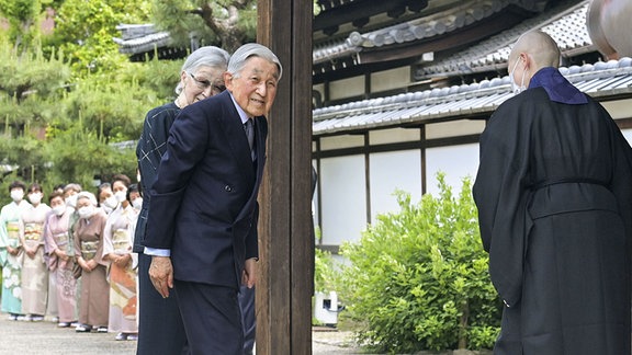 Der ehemalige japanische Kaiser Akihito und die ehemalige Kaiserin Michiko