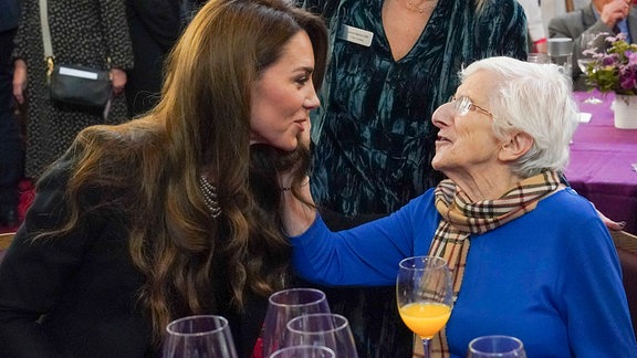 Der Prinz und die Prinzessin von Wales nehmen an einer Zeremonie zum Holocaust-Gedenktag teil.
