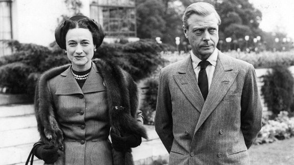 Herzog von Windsor, früher Edward VIII., und seine Frau, die Herzogin von Windsor, Wallis Simpson, in Sunninghill. 