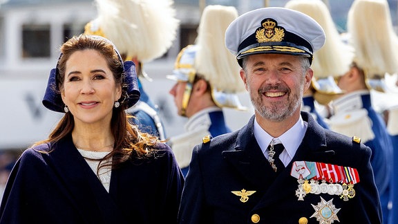 König Frederik X. und Königin Maria von Dänemark in Skeppsbron in Stockholm, am 6. Mai 2024, am ersten eines zweitägigen Staatsbesuchs von Dänemark in Schweden.