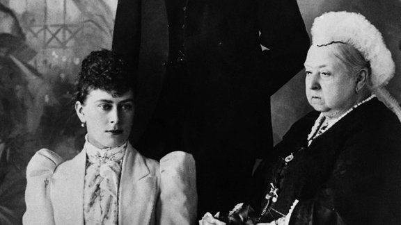 Maria, Herzogin von York, Prinz Albert Victor,, Königin Victoria, circa 1893