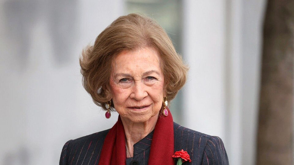 Salud: La ex Reina Sofía de España se recupera nuevamente y ha salido del hospital