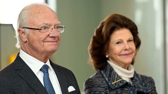 Schwedens König Carl XVI. Gustaf und QKönigin Silvia besuchen das Jamtli Museum in Ostersund.