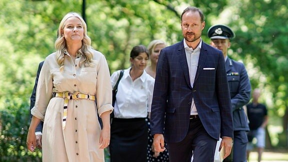 Norwegens Kronprinz Haakon und Norwegens Kronprinzessin Mette-Marit auf dem Weg zu einer Veranstaltung  im Litteraturhuset in Oslo,