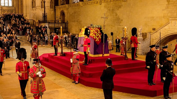 Aufbahrung Ihrer Majestät Königin Elisabeth II. in der Westminster Hall.